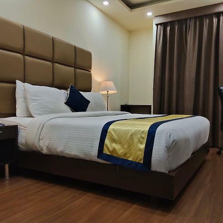Days Hotel By Wyndham, Jalandhar Bagian luar foto