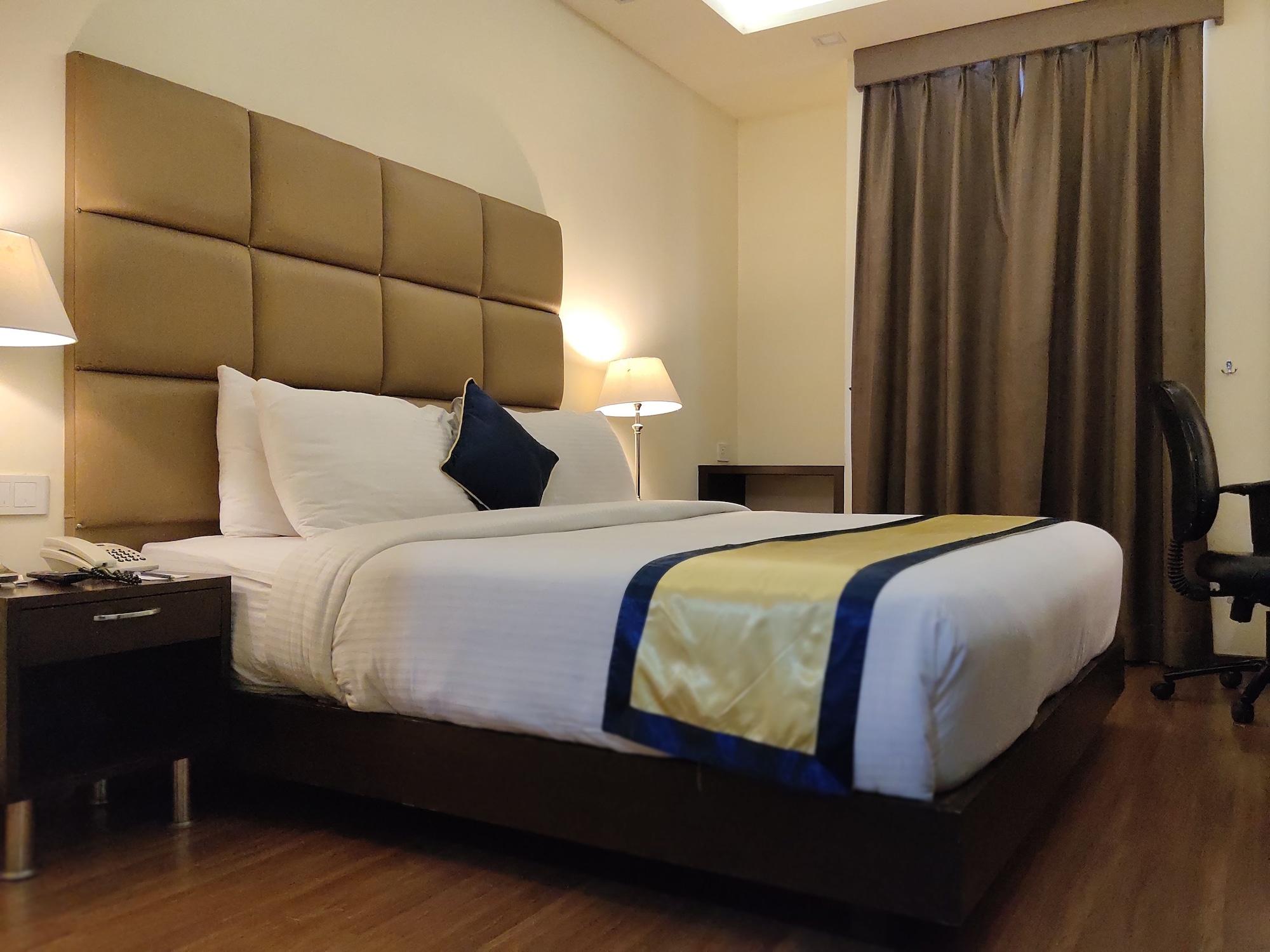 Days Hotel By Wyndham, Jalandhar Bagian luar foto