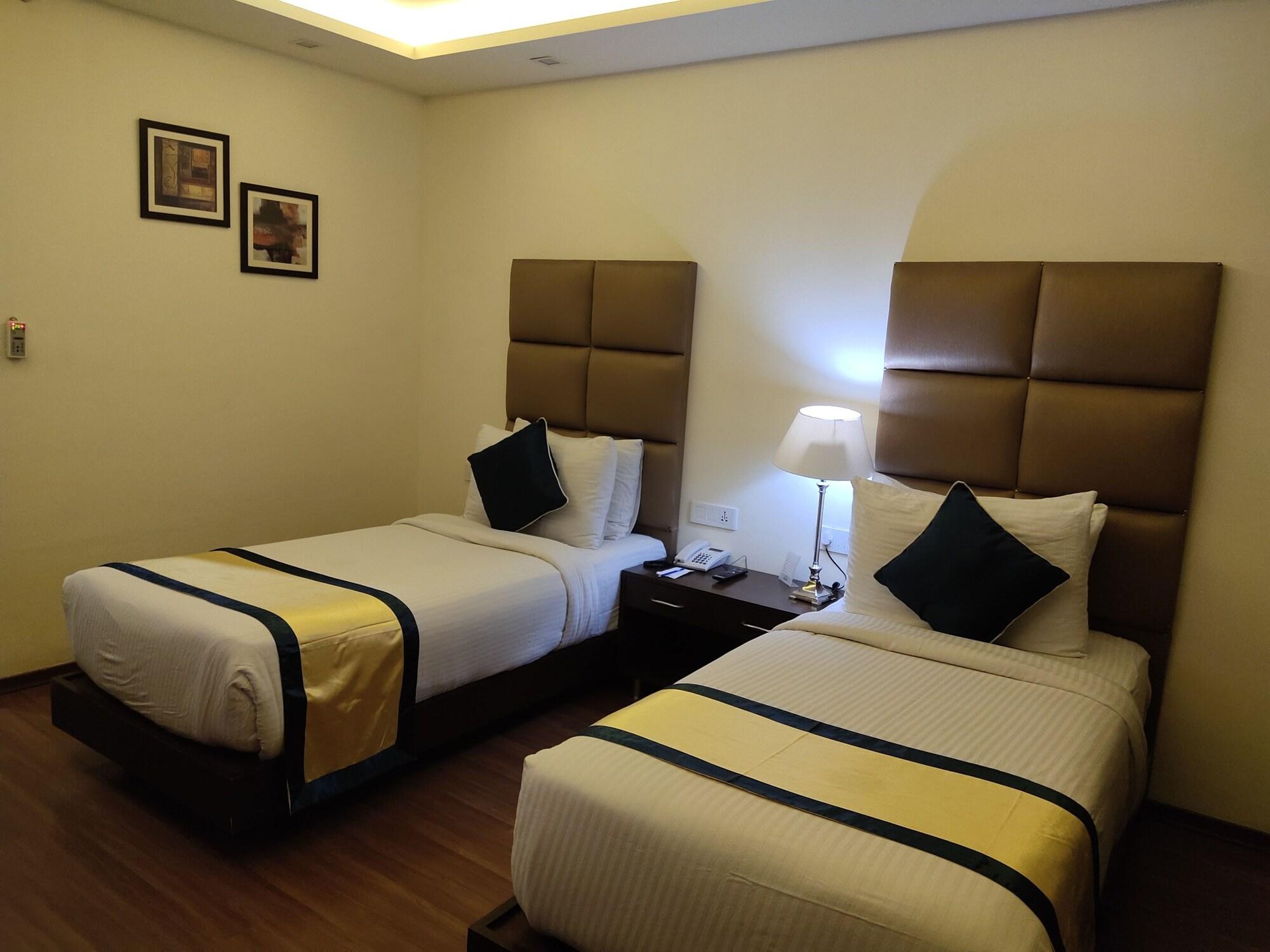Days Hotel By Wyndham, Jalandhar Bagian luar foto