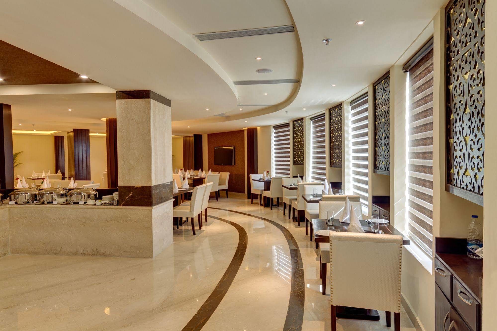 Days Hotel By Wyndham, Jalandhar Bagian luar foto