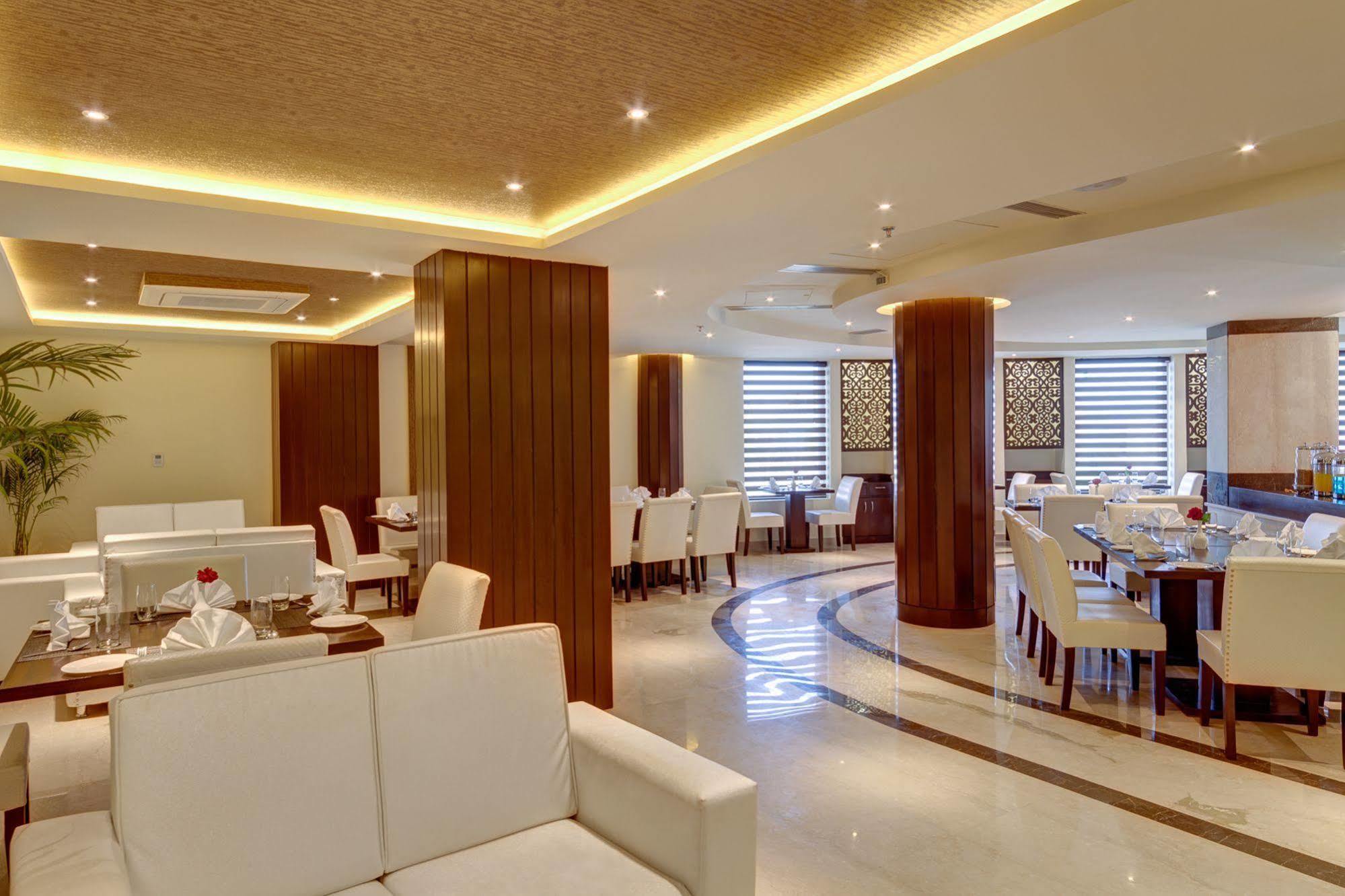 Days Hotel By Wyndham, Jalandhar Bagian luar foto
