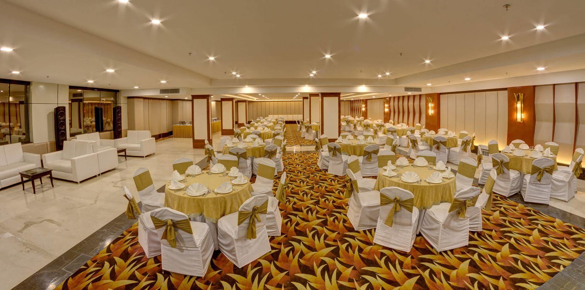 Days Hotel By Wyndham, Jalandhar Bagian luar foto