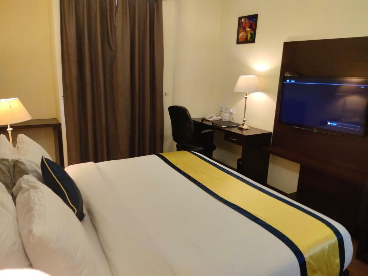 Days Hotel By Wyndham, Jalandhar Bagian luar foto