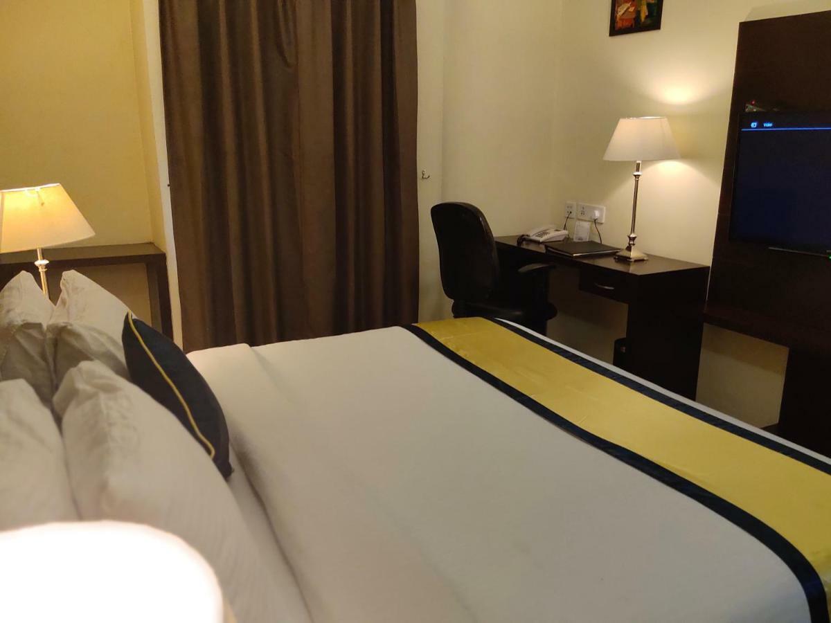 Days Hotel By Wyndham, Jalandhar Bagian luar foto